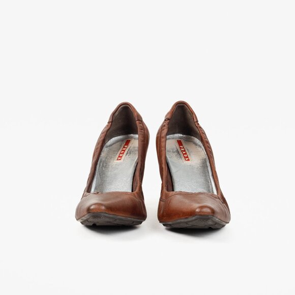 Prada Brown Leather Scrunch Pointed Toe Pumps - Picture 2 of 11